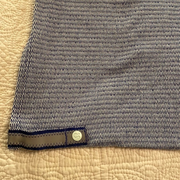 Large lulu lemon blue scarf - Picture 4 of 5
